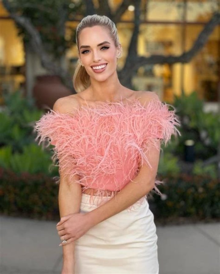 Alexandra Jarvis Height, Weight, Net Worth, Age, Birthday, Wikipedia, Who, Nationality, Biography