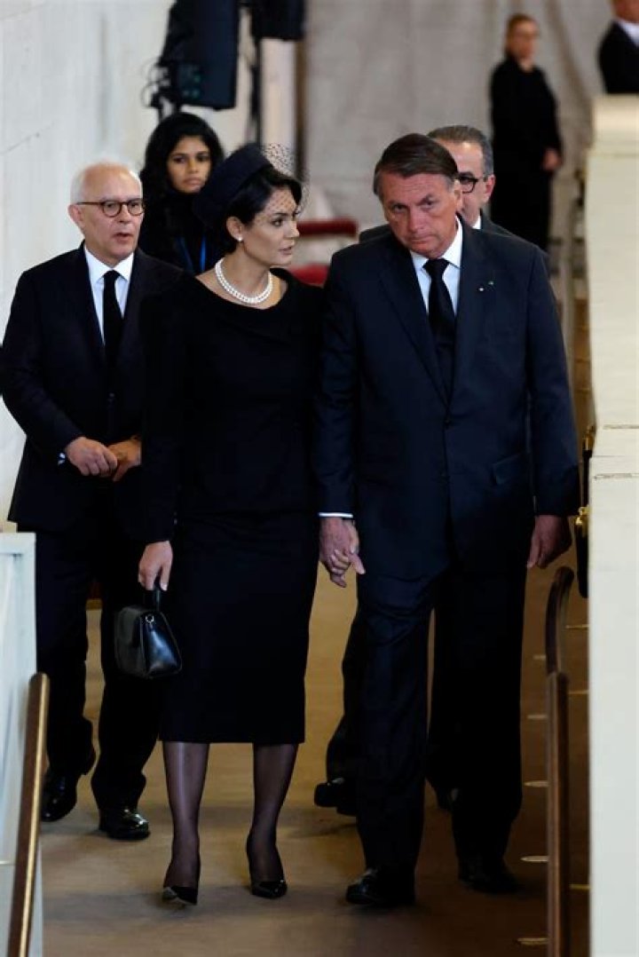 Laura Bolsonaro Height, Weight, Net Worth, Age, Birthday, Wikipedia, Who, Nationality, Biography